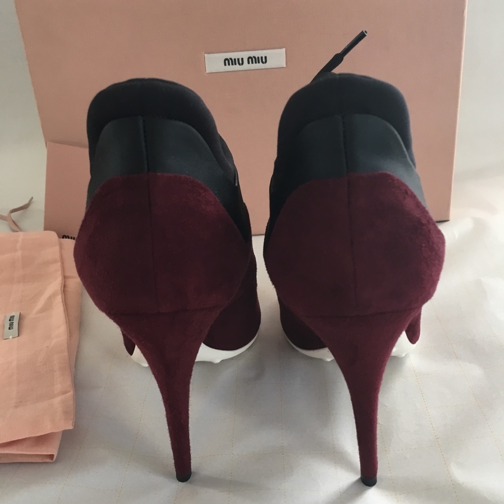 Miu Miu Maroon Suede Laced Booties 6.5 US/37 EU - Picture 4 of 8
